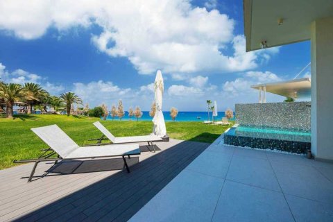 6 bedrooms Villa in Protaras, Cyprus No. 39706 3