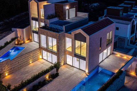 3 bedrooms Townhouse in Tivat, Montenegro No. 66907 8