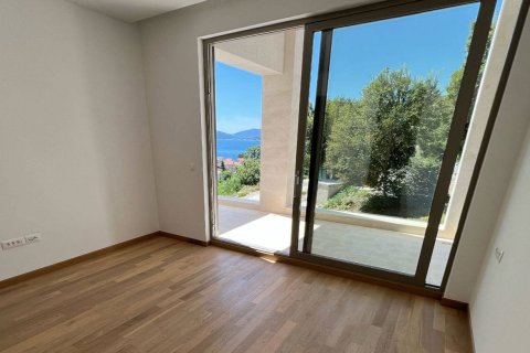 3 bedrooms Townhouse in Tivat, Montenegro No. 66907 16