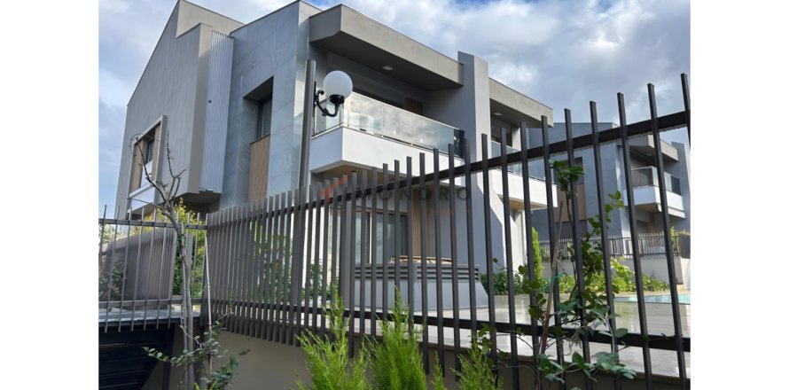 Квартира с 5 спальнями в Дёшемеалты, Турция №124168