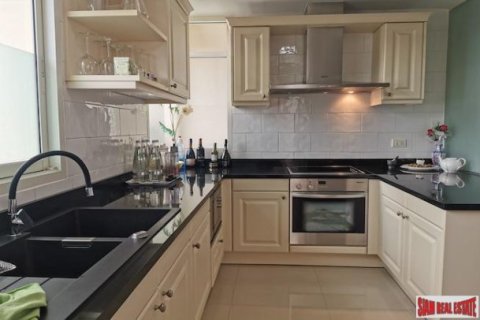 3 bedrooms Apartment in Bangkok, Thailand No. 96158 13