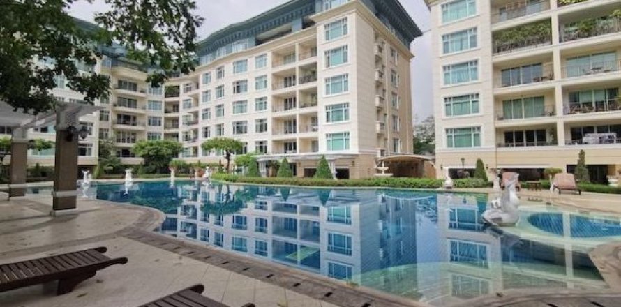 3 bedrooms Apartment in Bangkok, Thailand No. 96158