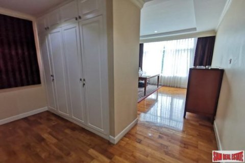 3 bedrooms Apartment in Bangkok, Thailand No. 96158 8