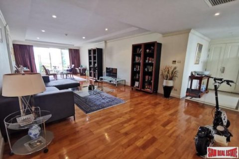 3 bedrooms Apartment in Bangkok, Thailand No. 96158 3