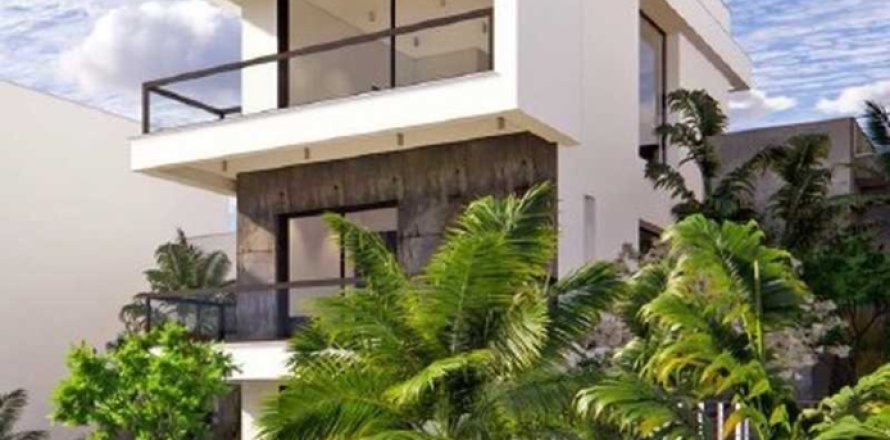 4 bedrooms House in Agios Tychonas, Cyprus No. 82644