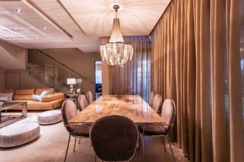 Дом с 4 спальнями в Ларнака, Кипр №72193 5