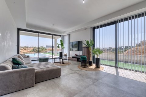 4 bedrooms Villa in Aradippou, Cyprus No. 36876 6