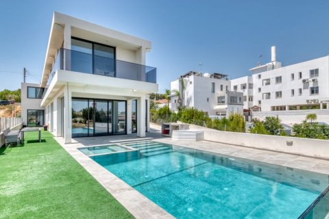 4 bedrooms Villa in Aradippou, Cyprus No. 36876 1