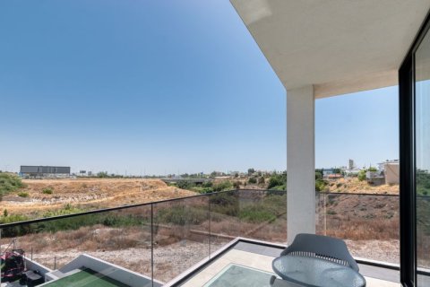 4 bedrooms Villa in Aradippou, Cyprus No. 36876 11