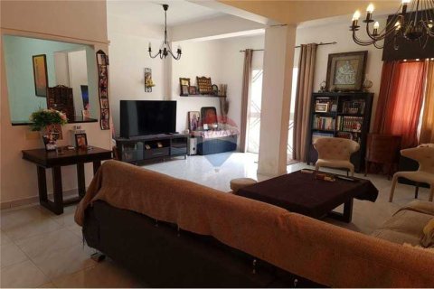 Дом с 7 спальнями в Лимассол, Кипр №79404 1