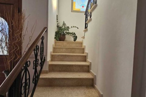 4 bedrooms House in Konia, Cyprus No. 30351 8