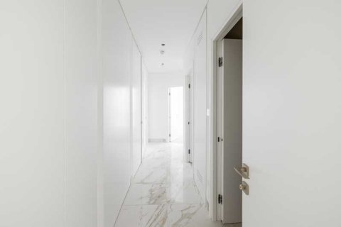 Квартира с 3 спальнями в Лимассол, Кипр №77396 13