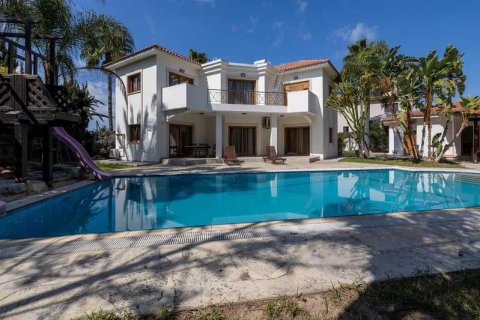 5 bedrooms House in Pyla, Cyprus No. 31776 4