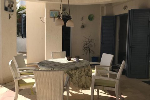 3 bedrooms House in Chloraka, Cyprus No. 37121 2