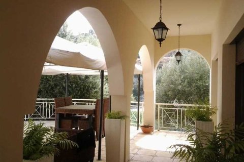 3 bedrooms House in Agios Tychonas, Cyprus No. 30907 3