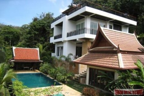 3 bedrooms Villa in Phuket, Thailand No. 95656 1