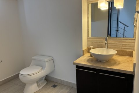 4 bedrooms House in Veracruz, Panama No. 109738 9