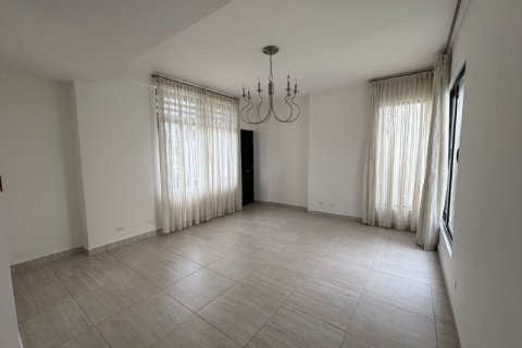 4 bedrooms House in Veracruz, Panama No. 109738 8