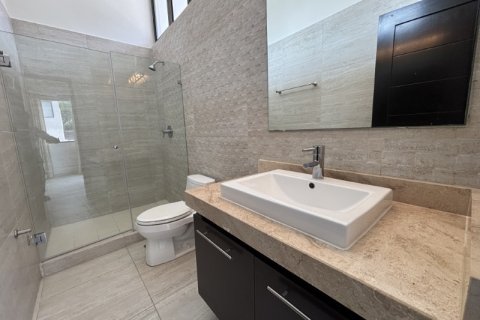 4 bedrooms House in Veracruz, Panama No. 109738 14