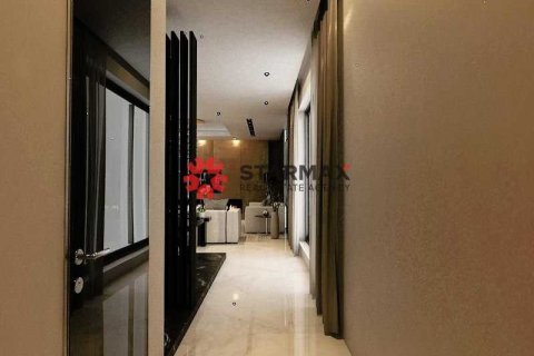 5 bedrooms House in Latsia, Cyprus No. 82440 8