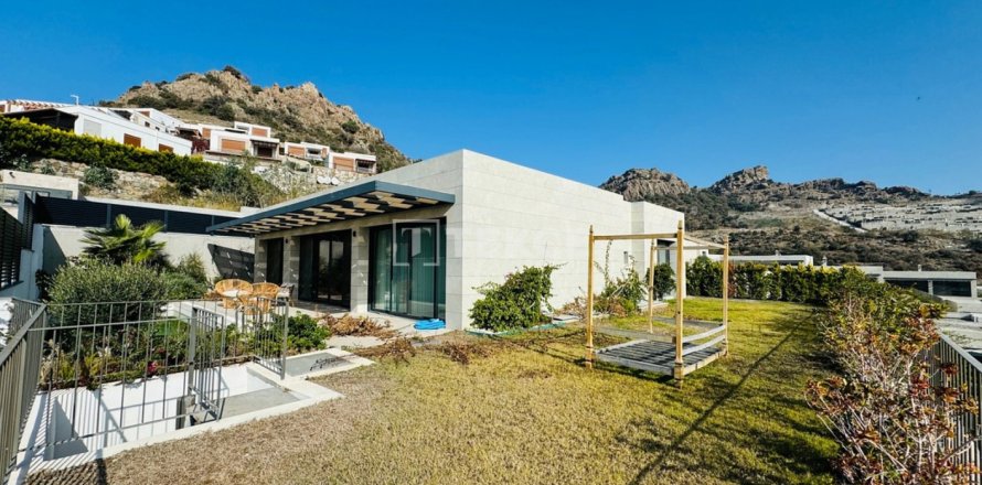 5 bedrooms Villa in Bodrum, Turkey No. 92883