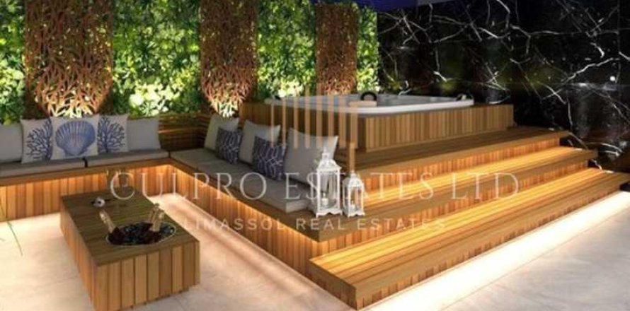 5 bedrooms Penthouse in Limassol, Cyprus No. 76057