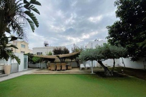 Вилла с 3 спальнями в Ларнака, Кипр №83555 3