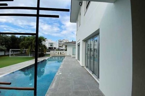 Вилла с 3 спальнями в Ларнака, Кипр №83555 1