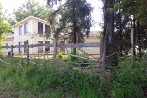 4 bedrooms House in Lessac, France No. 69475 4