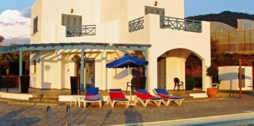 4 dormitorios Villa en Paphos, Cyprus No. 105719