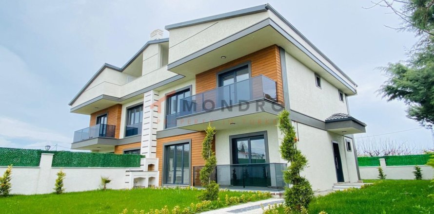 5 bedrooms Villa in Silivri, Turkey No. 129765