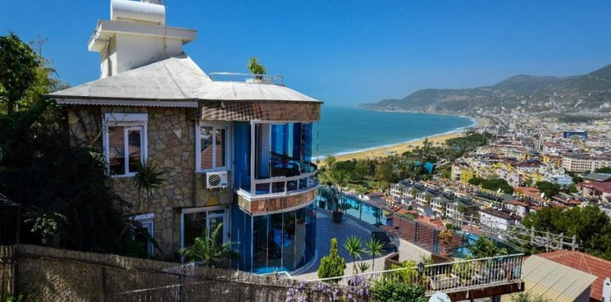 7 rooms Villa in Alanya, Turkey No. 21169