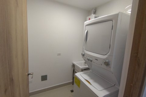 2 bedrooms Apartment in Panama City, Panama No. 109761 8