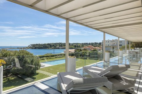 6 bedrooms House in Antibes, France No. 100261 5