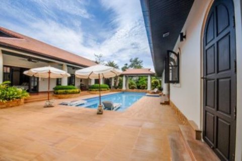 5 bedrooms Villa in Hua Hin, Thailand No. 95861 6