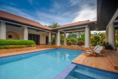5 bedrooms Villa in Hua Hin, Thailand No. 95861 1