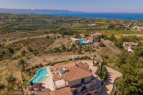 Дом с 6 спальнями в Аргака, Кипр №101125 2