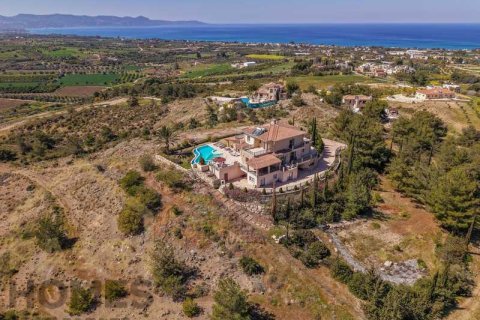 Дом с 6 спальнями в Аргака, Кипр №101125 5