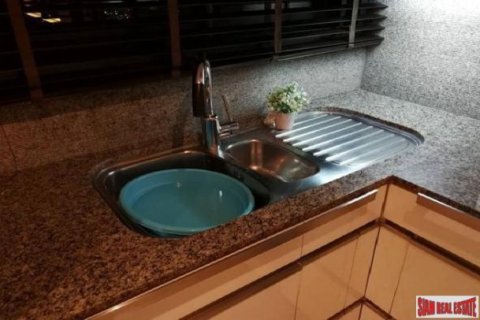 2 bedrooms Apartment in Bangkok, Thailand No. 96893 15