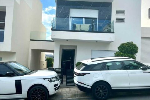 3 dormitorios House en Germasogeia, Cyprus No. 100635 1