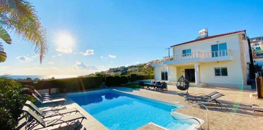 5 dormitorios Villa en Chloraka, Cyprus No. 84366