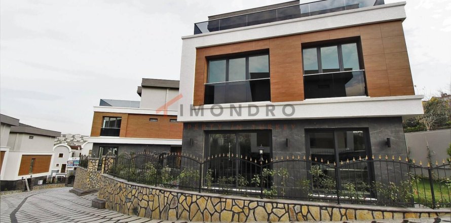 5 bedrooms Villa in An Lao, Vietnam No. 17446