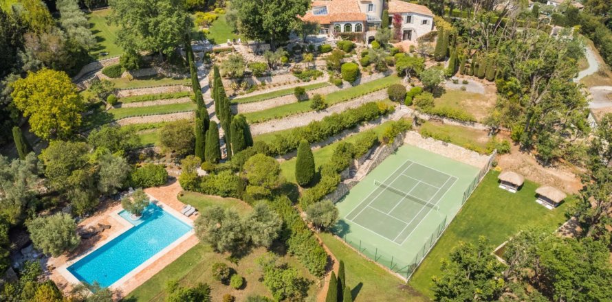 11 bedrooms Villa in Mougins, France No. 69034