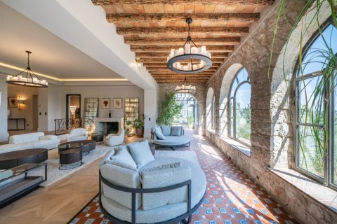 11 bedrooms Villa in Mougins, France No. 69034 10