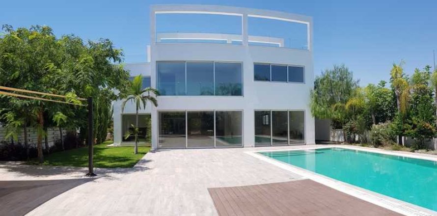 5 bedrooms Villa in Germasogeia, Cyprus No. 77984