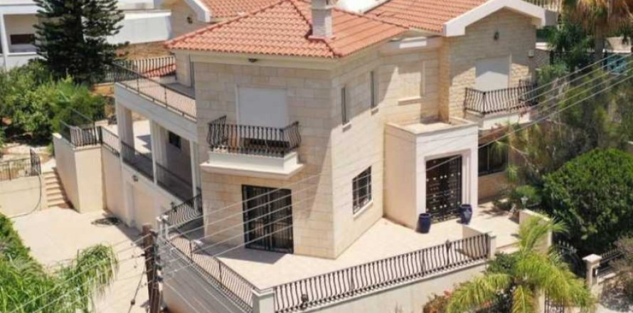 7 bedrooms Villa in Agios Tychonas, Cyprus No. 30686