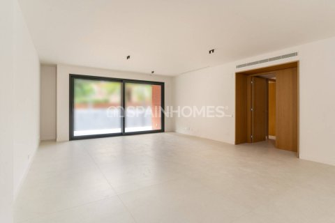 4 bedrooms Apartment in Duc Tan, Vietnam No. 88077 2