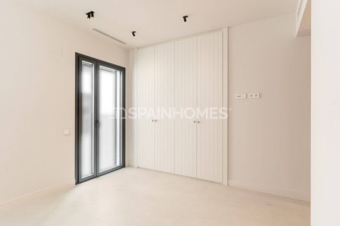 4 bedrooms Apartment in Duc Tan, Vietnam No. 88077 12