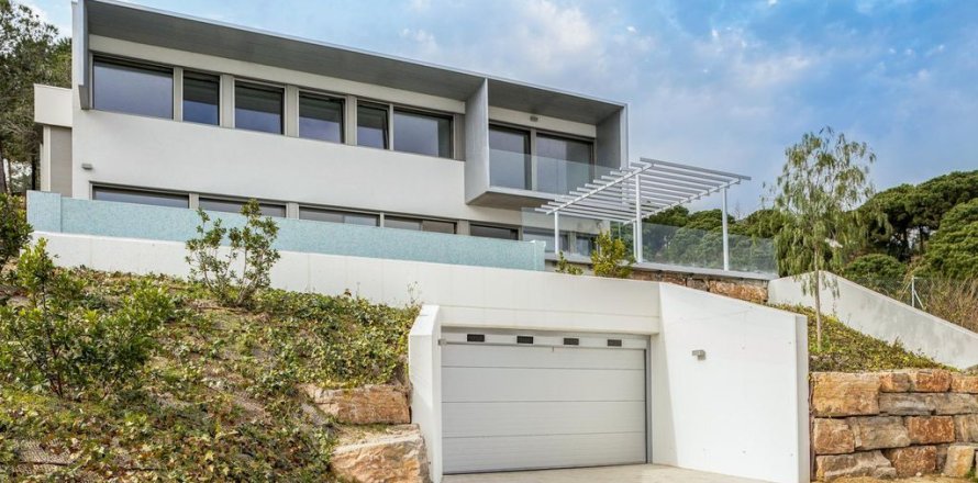 6 bedrooms House in Cabrils, Spain No. 25782