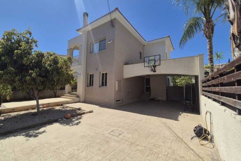 5 bedrooms House in Agios Tychonas, Cyprus No. 101298 3